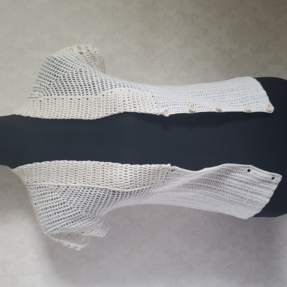 White House Black Market Crochet Top, Size Small